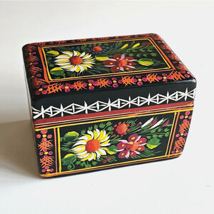 Vintage Mexican Olinala Wood Trinket Box Folk Art Hand Painted Floral Lacquer